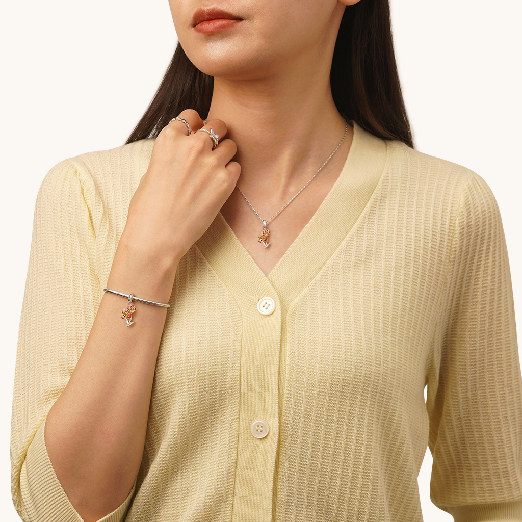 Superb Lily Pendant image number 3