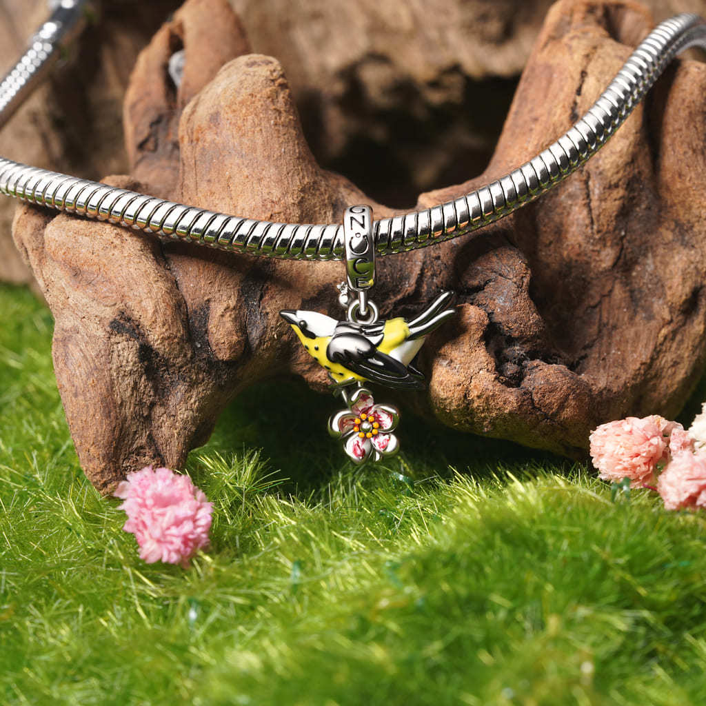 Oriolus Chinensis Pendant image number 2