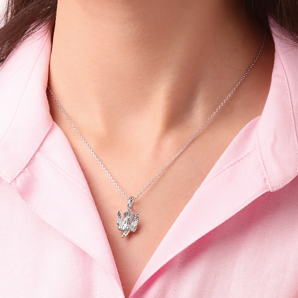 Gyrfalcon Pendant image number 4