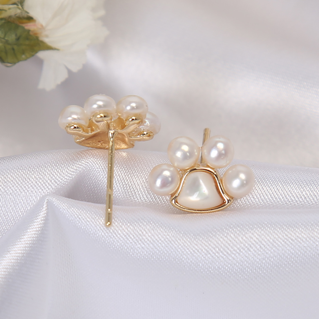 Pearl Paw Print Stud Earrings image number 1