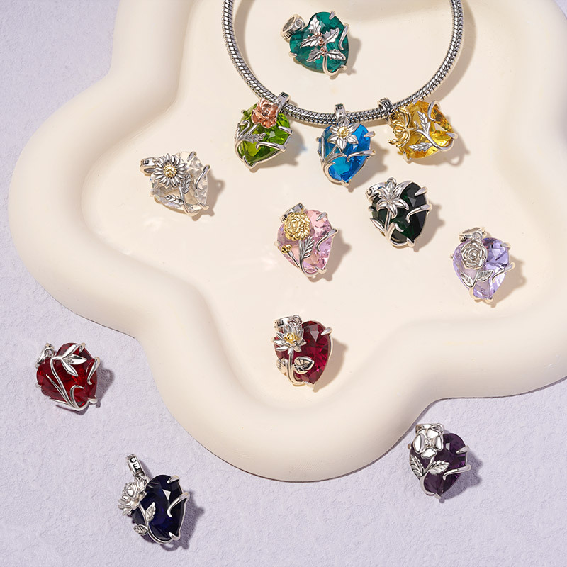 Delicacy Birthday Flowers Pendant image number 2