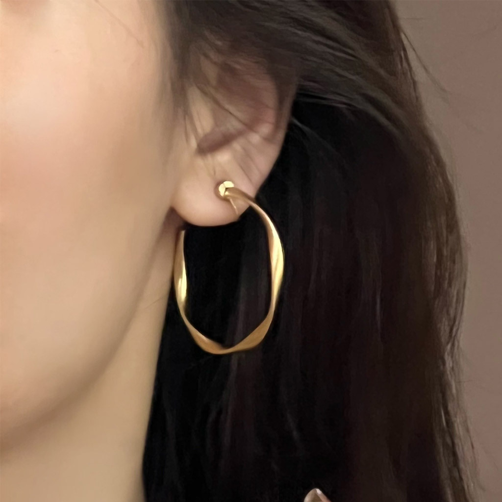 Geometric Element Circle Ear Clips image number 3