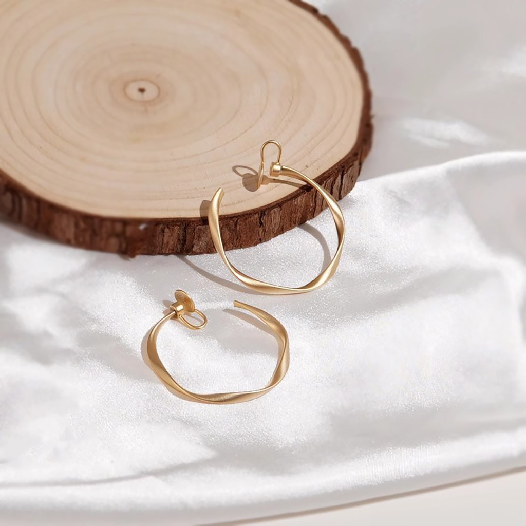 Geometric Element Circle Ear Clips image number 2