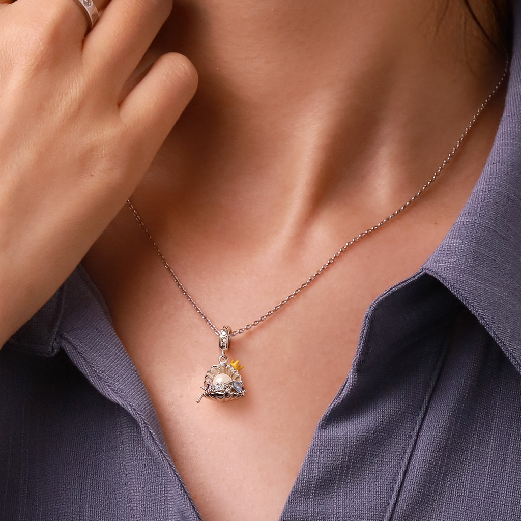 Undersea Treasure Shell Pendant image number 4