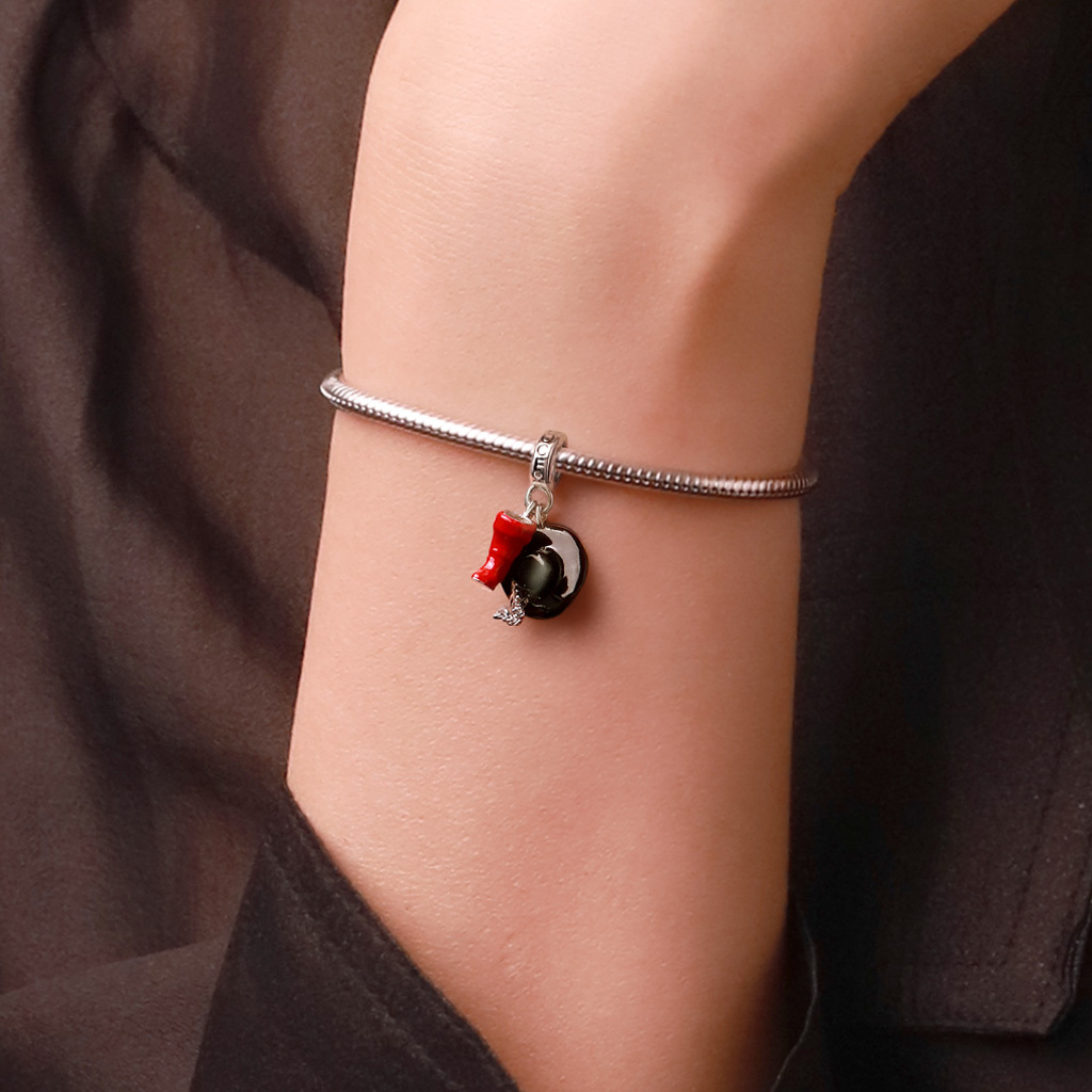 Red Boot & Hat Pendant image number 5