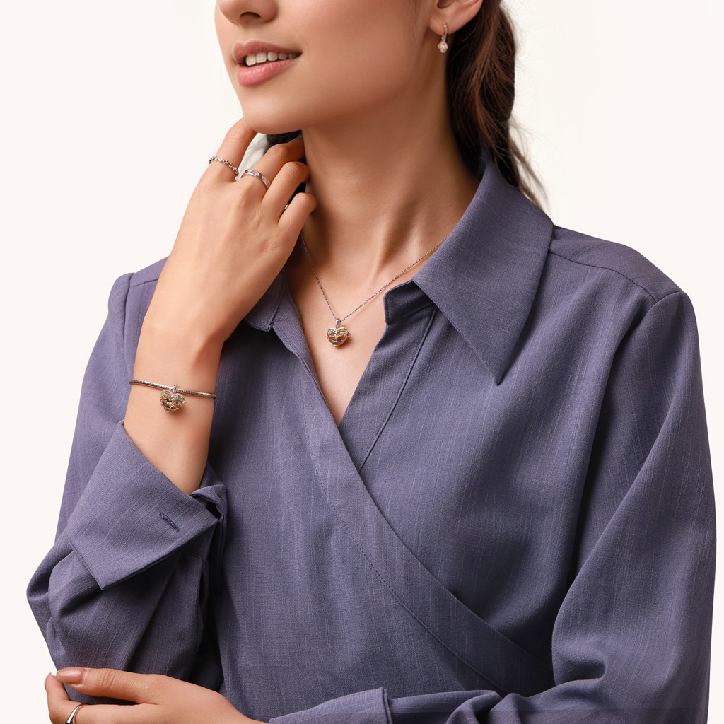 Heart Wireless LED Glow Jupiter Pendant image number 5