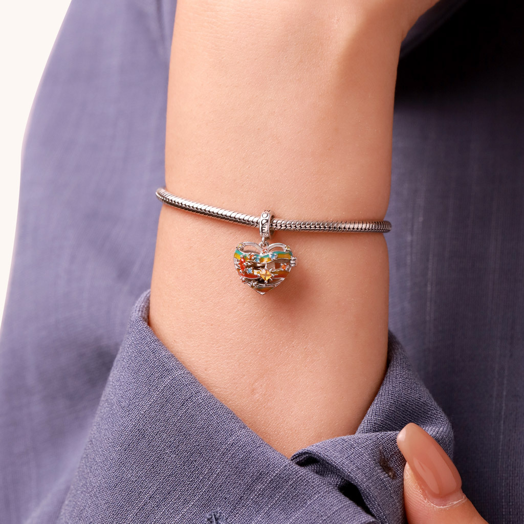 Heart Wireless LED Glow Jupiter Pendant image number 7