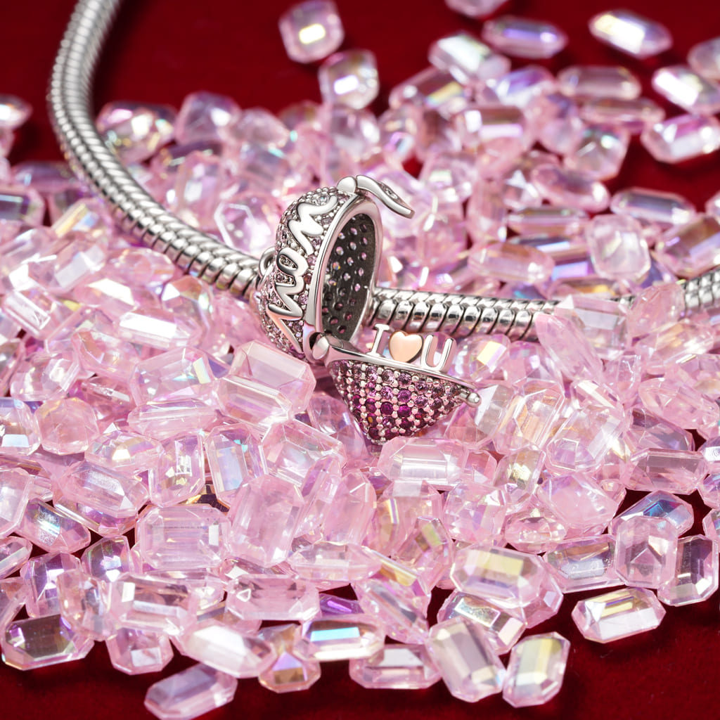 Openable 'MOM' Heart Gift Pendant image number 3