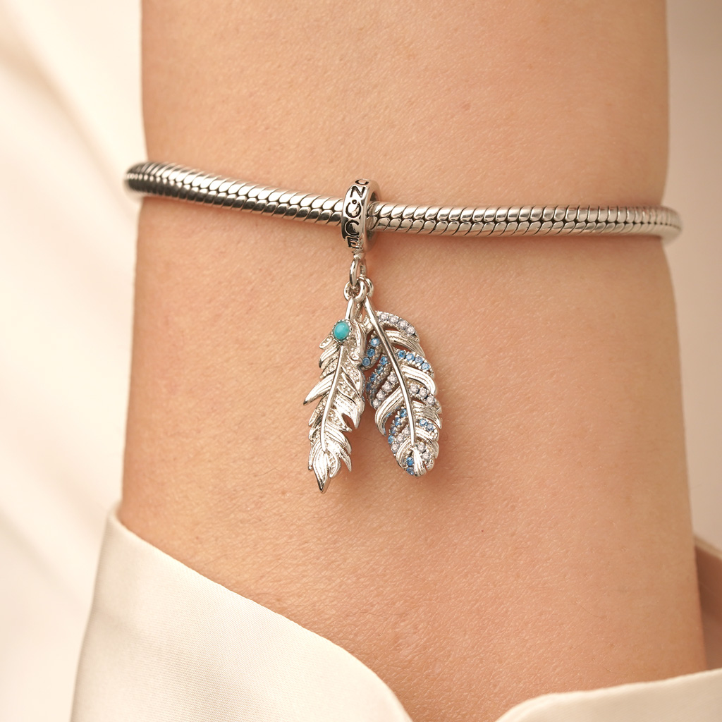 Silver Feather Pendant image number 5