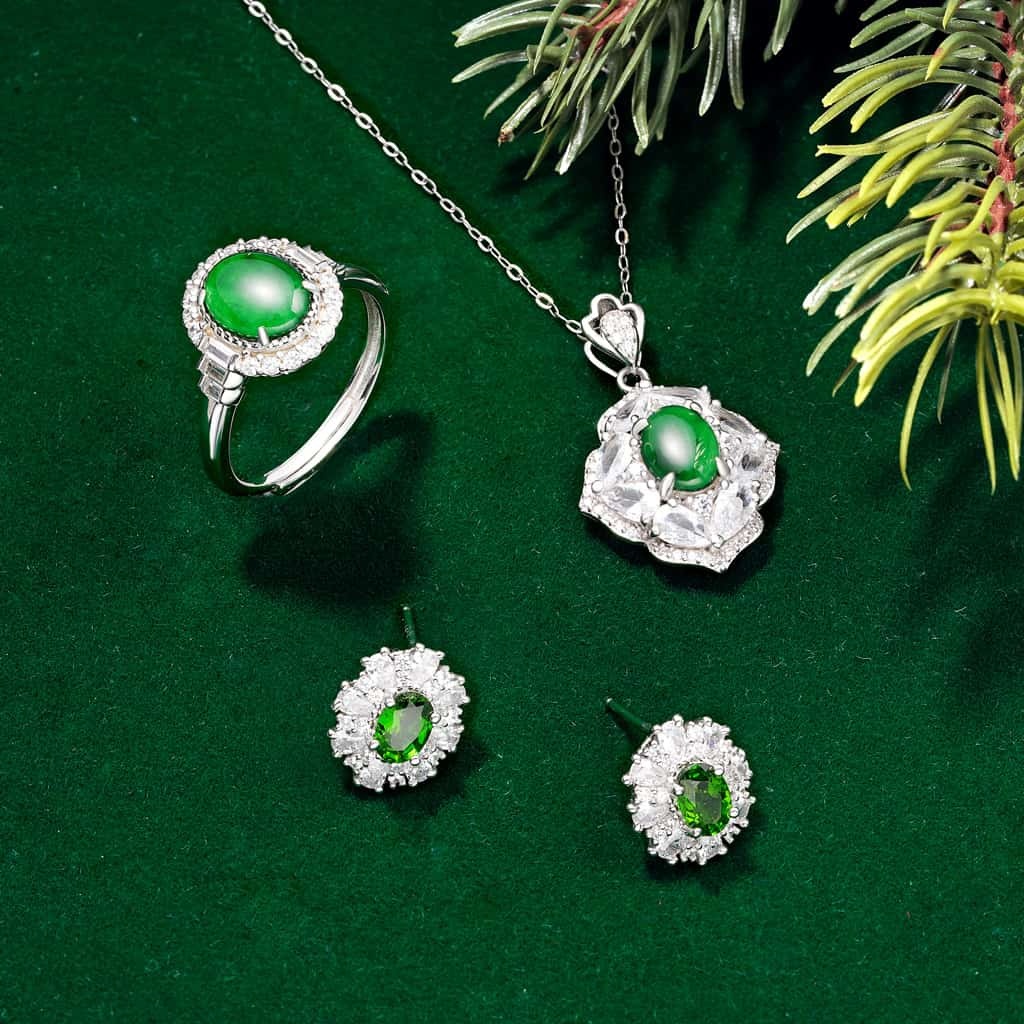 Natural Cabochon Vivid Jadeite Necklace image number 2