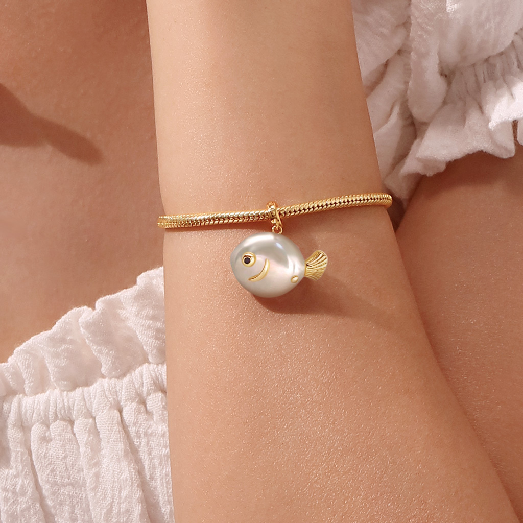White Pearl Fish Pendant image number 4