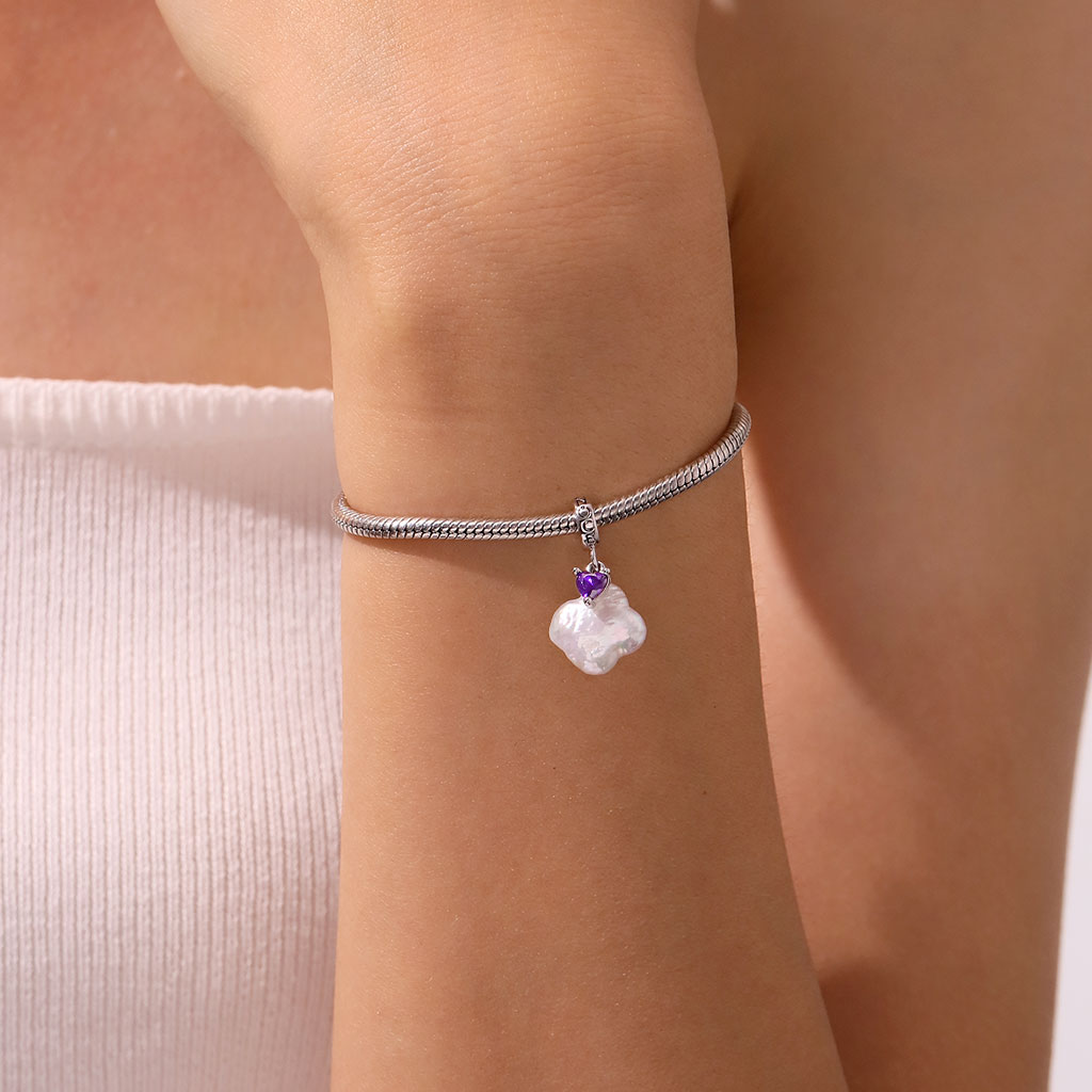 Four-leaf Clover Pearl Birthstone Pendant image number 4