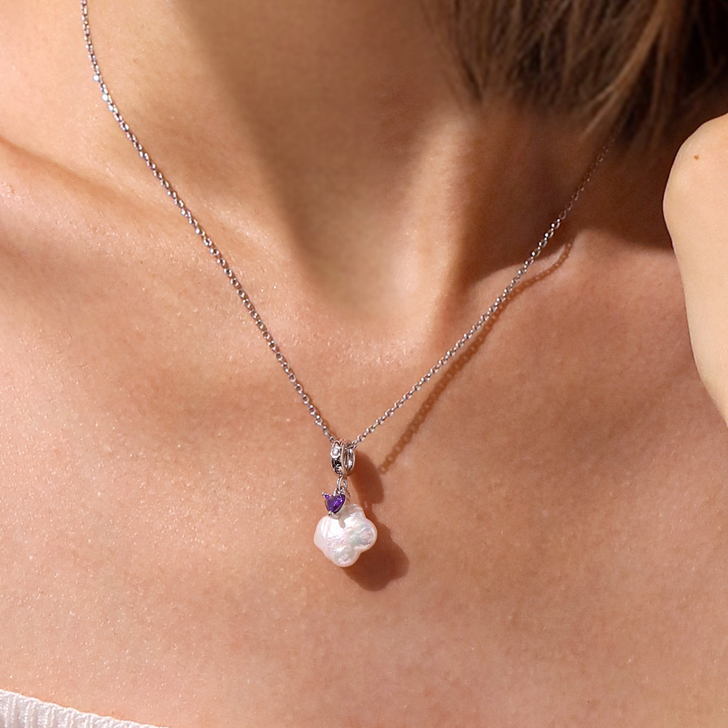 Four-leaf Clover Pearl Birthstone Pendant image number 5