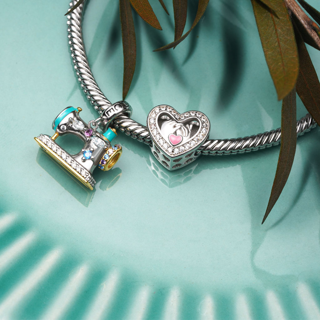 Sewing Machine Pendant image number 2