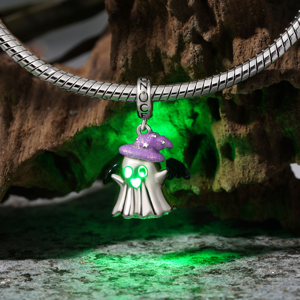 Halloween Ghost Light-up Pendant image number 3