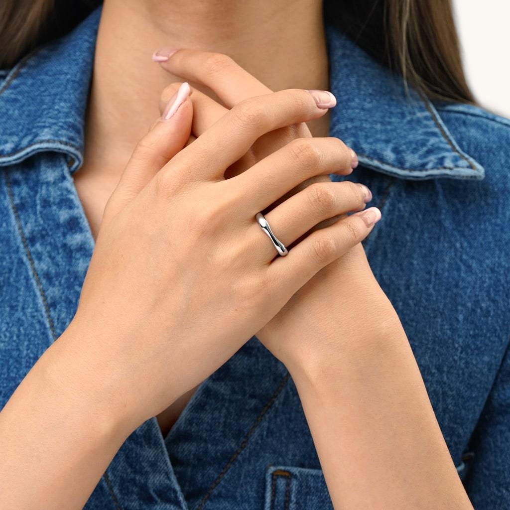 Curved Notched Band Ring image number 3