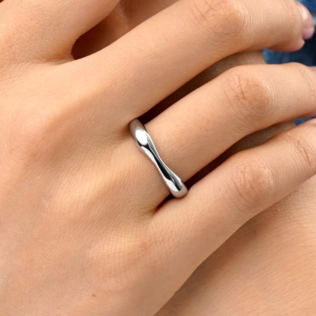 Curved Notched Band Ring image number 4