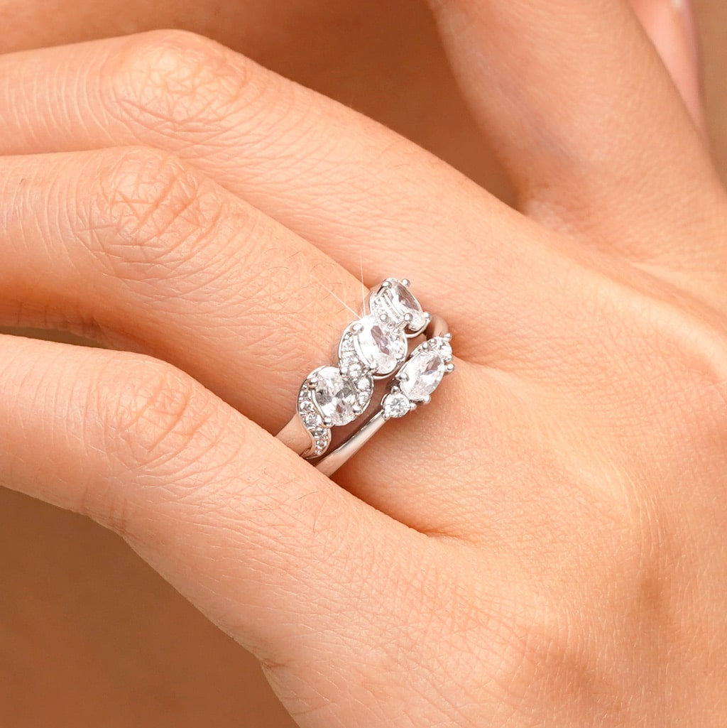 White Diamond Stackable Ring image number 4