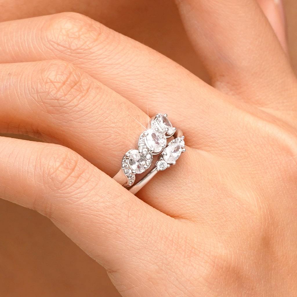 White Diamond Stackable Ring image number 4