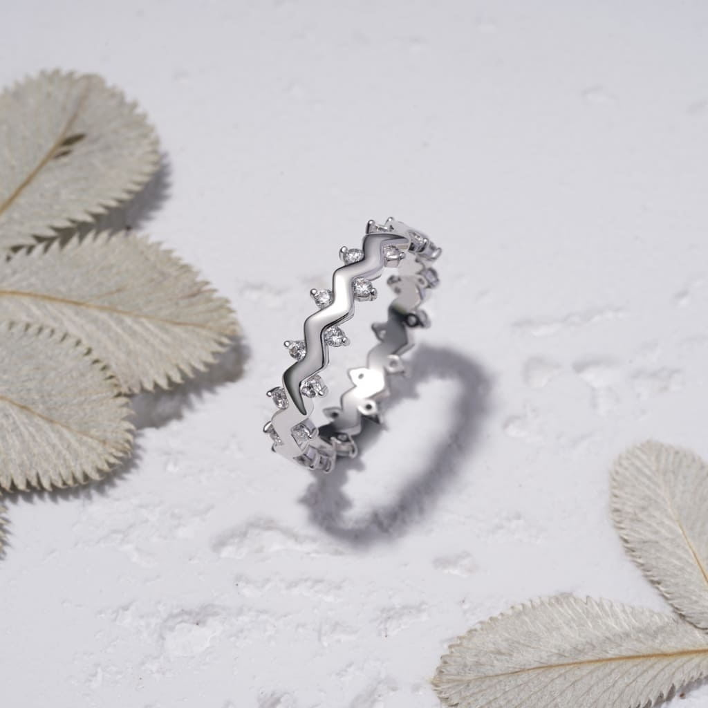 Shiny Smooth Wavy Band Ring image number 2