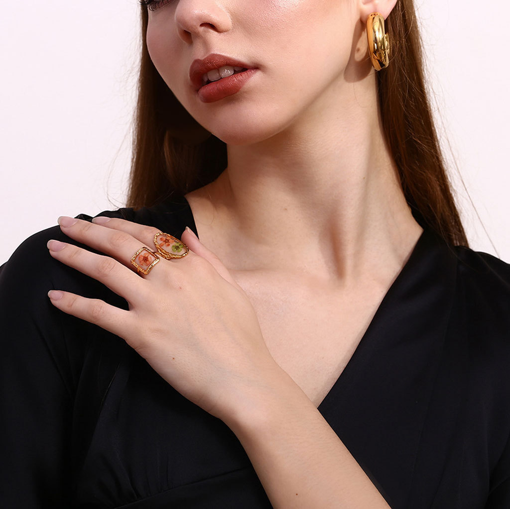 Transparent Oval Flower Open Ring image number 3