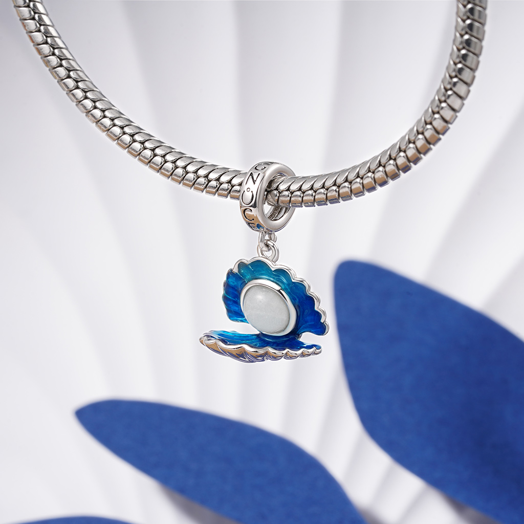 Shinning Shell Pendant image number 2