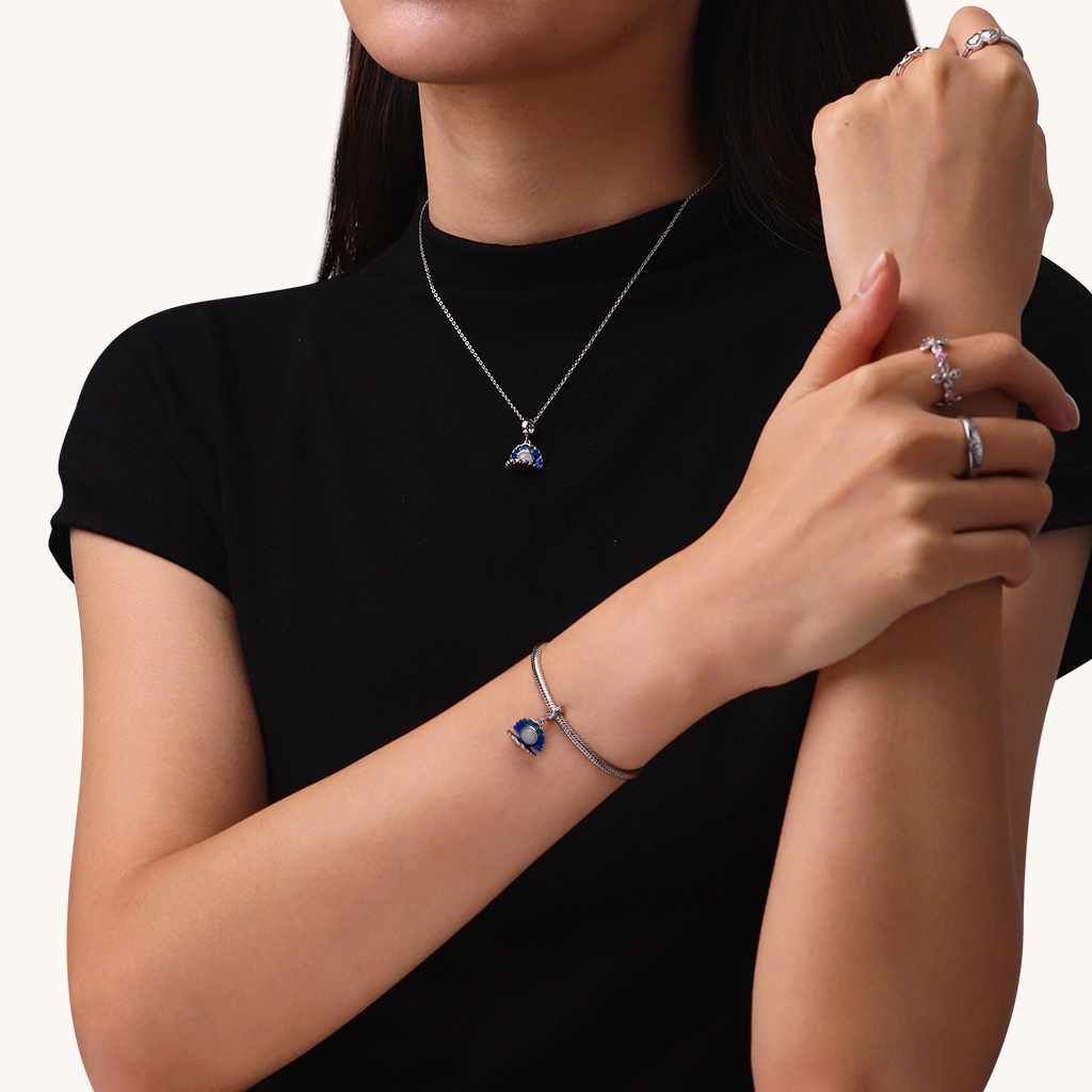 Shinning Shell Pendant image number 3