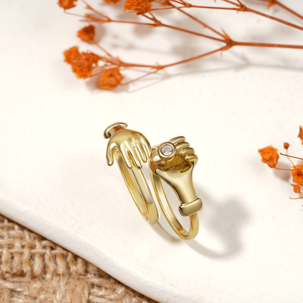 Hug Hand Stackable Ring image number 4