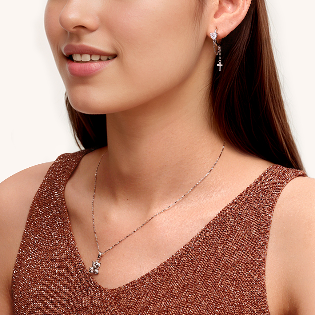 Elegant Tassel Cross Earrings image number 4