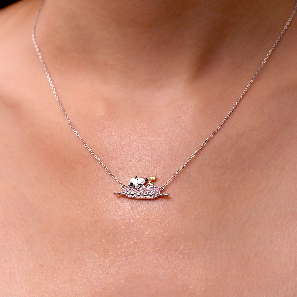 Peanuts Snoopy with Woodstock Necklace image number 5