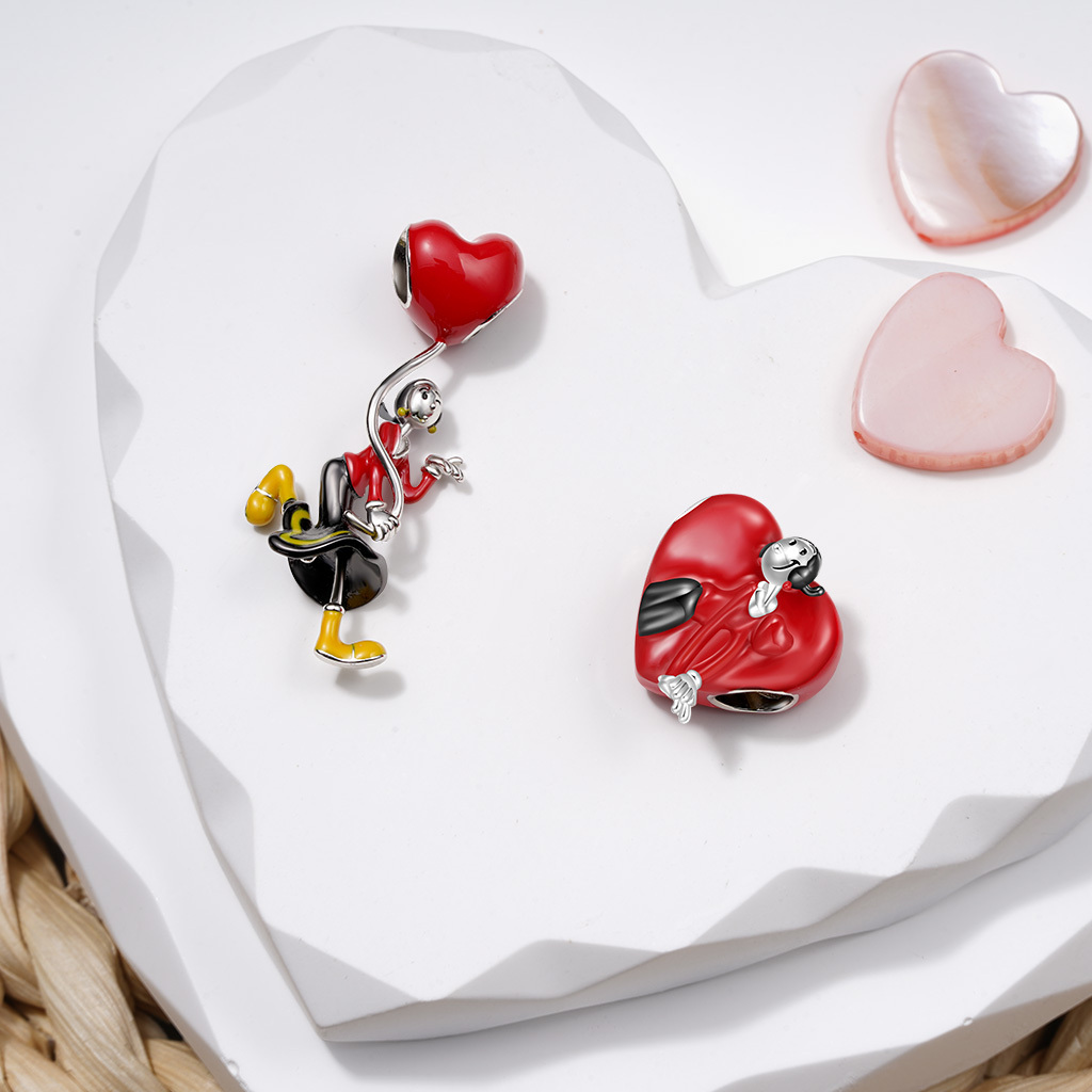 Popeye Olive Oyl Pendant image number 2