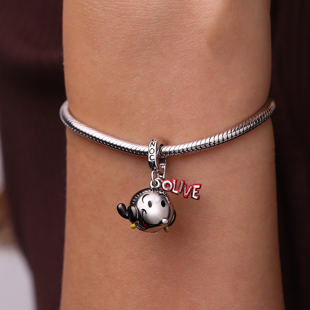Popeye Olive Oyl's Head Pendant image number 4