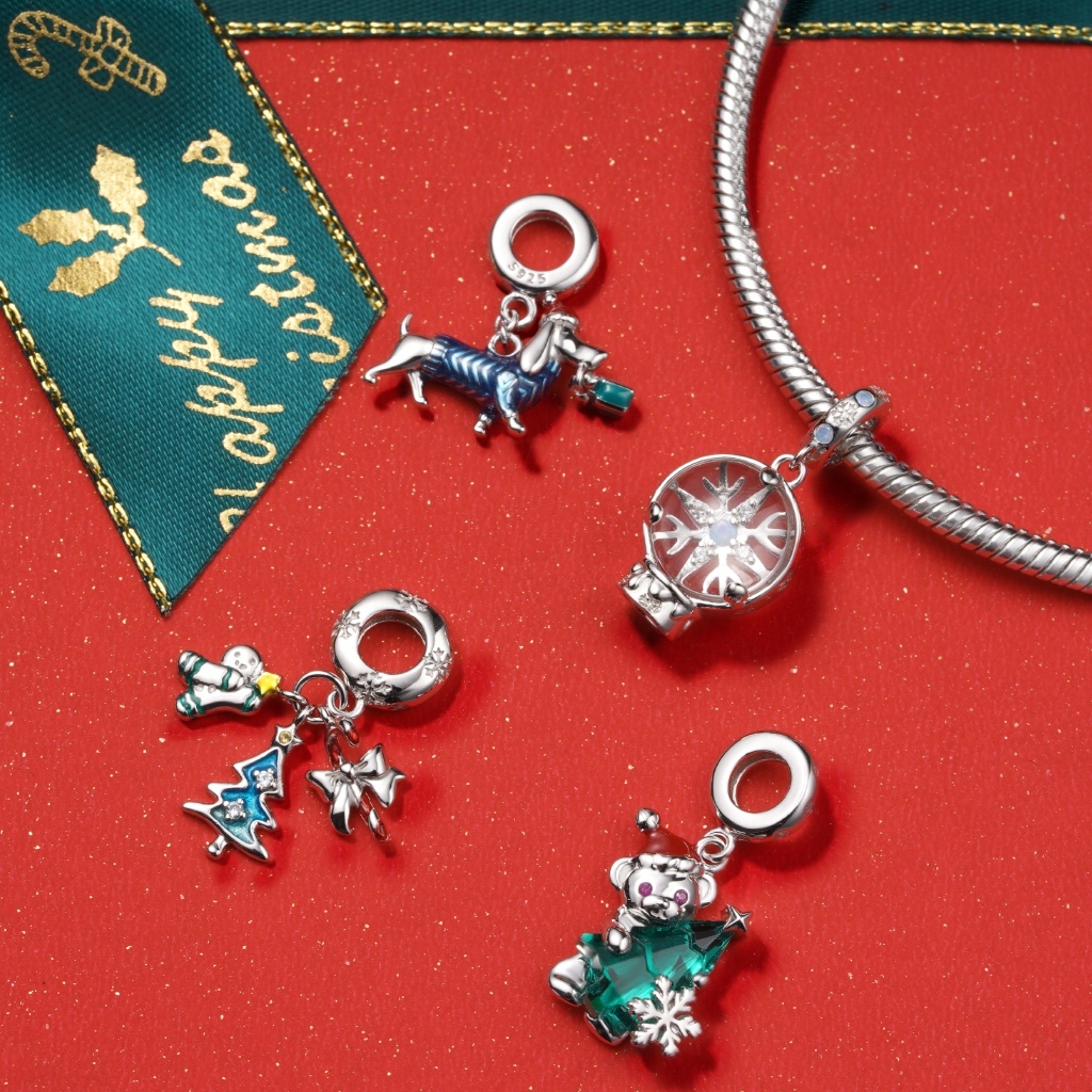 Christmas Tree Bear Pendant image number 2