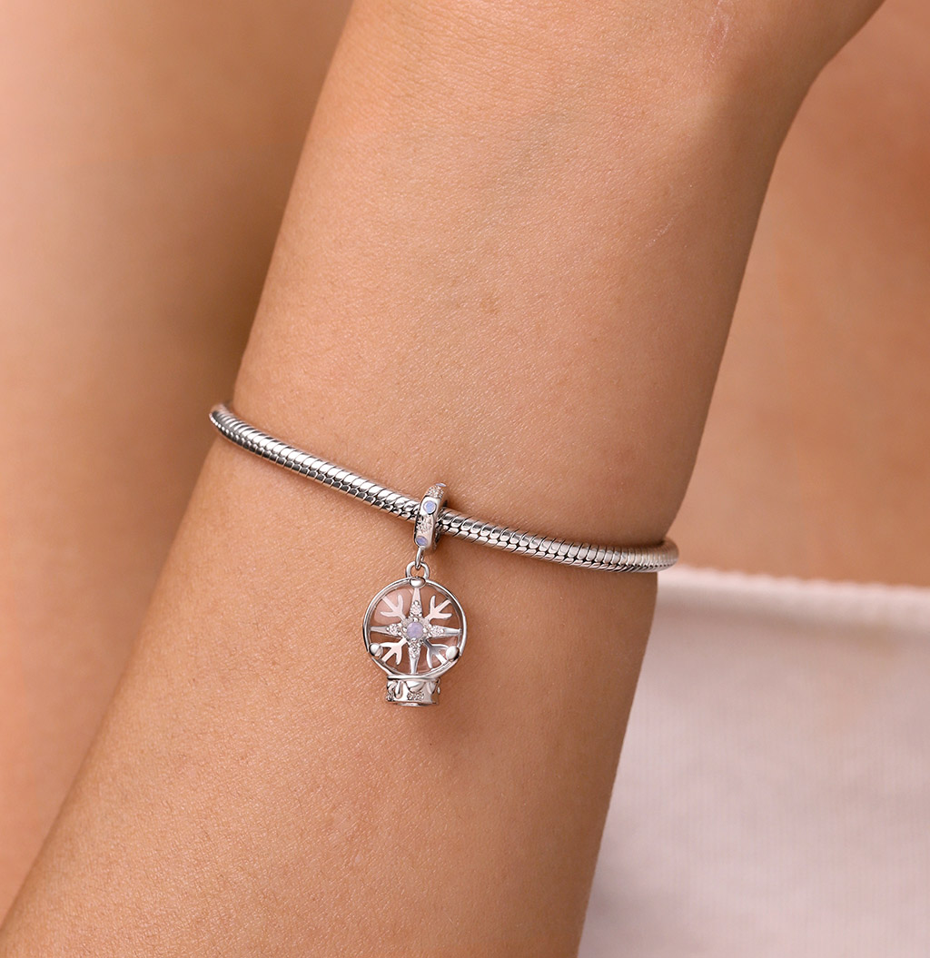 Christmas Snowflakes Pendant image number 5