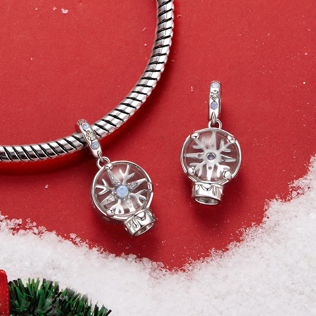 Christmas Snowflakes Pendant image number 1