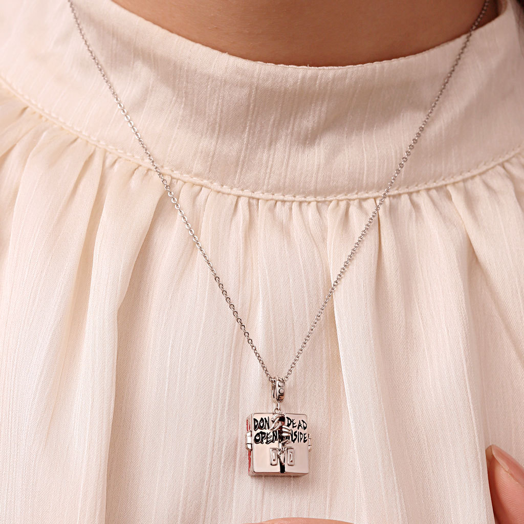 Walking Dead Openable Door Walkers Pendant image number 5