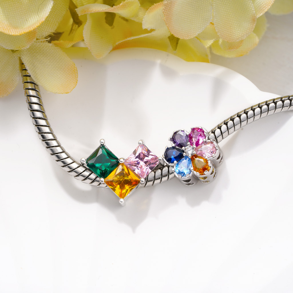 Rainbow Daisy Charm image number 2