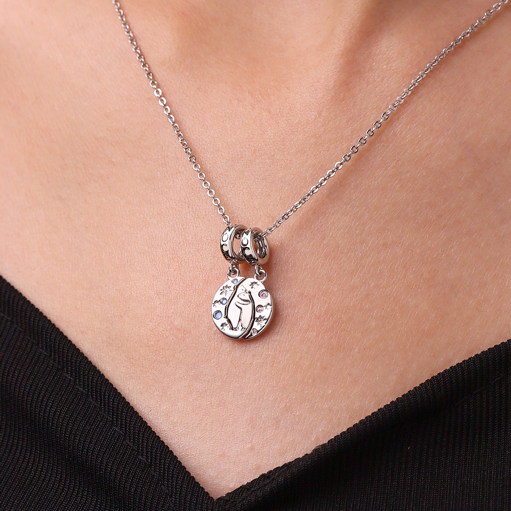 Polar Bear Couple Hugging Pendant image number 5