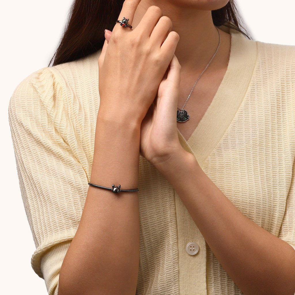 Aloof Toothless Stopper Charm image number 3