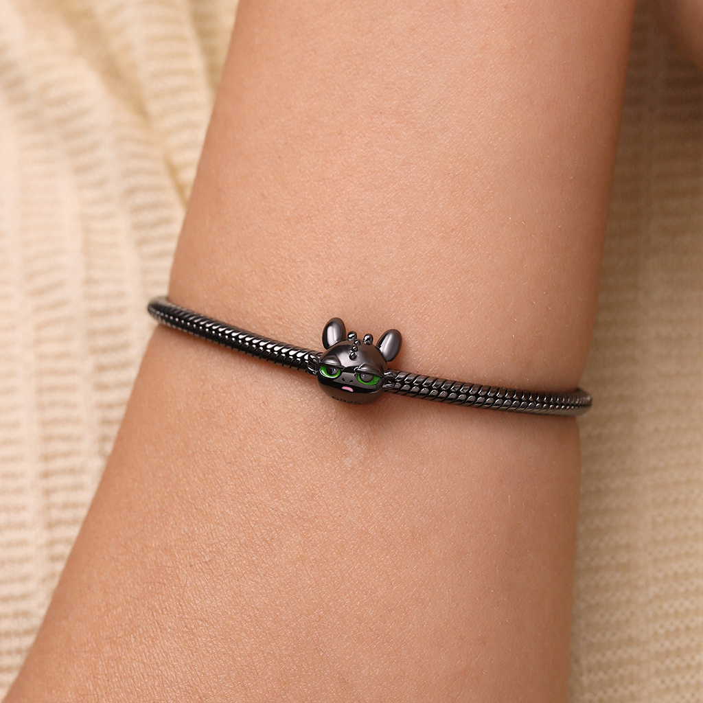 Aloof Toothless Stopper Charm image number 4