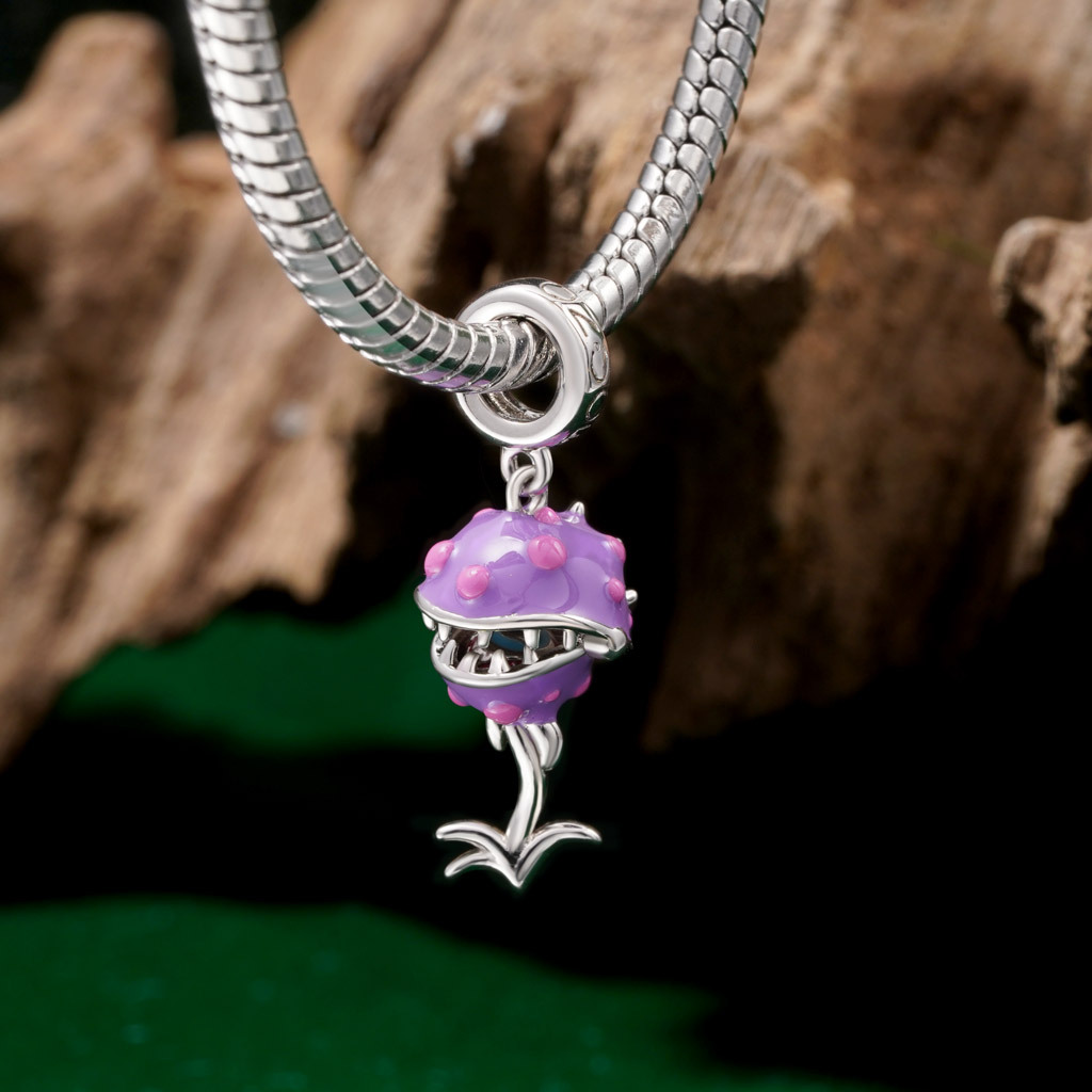 Piranha Eyeball Pendant image number 3