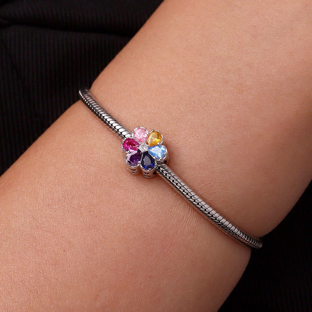 Rainbow Daisy Charm image number 4