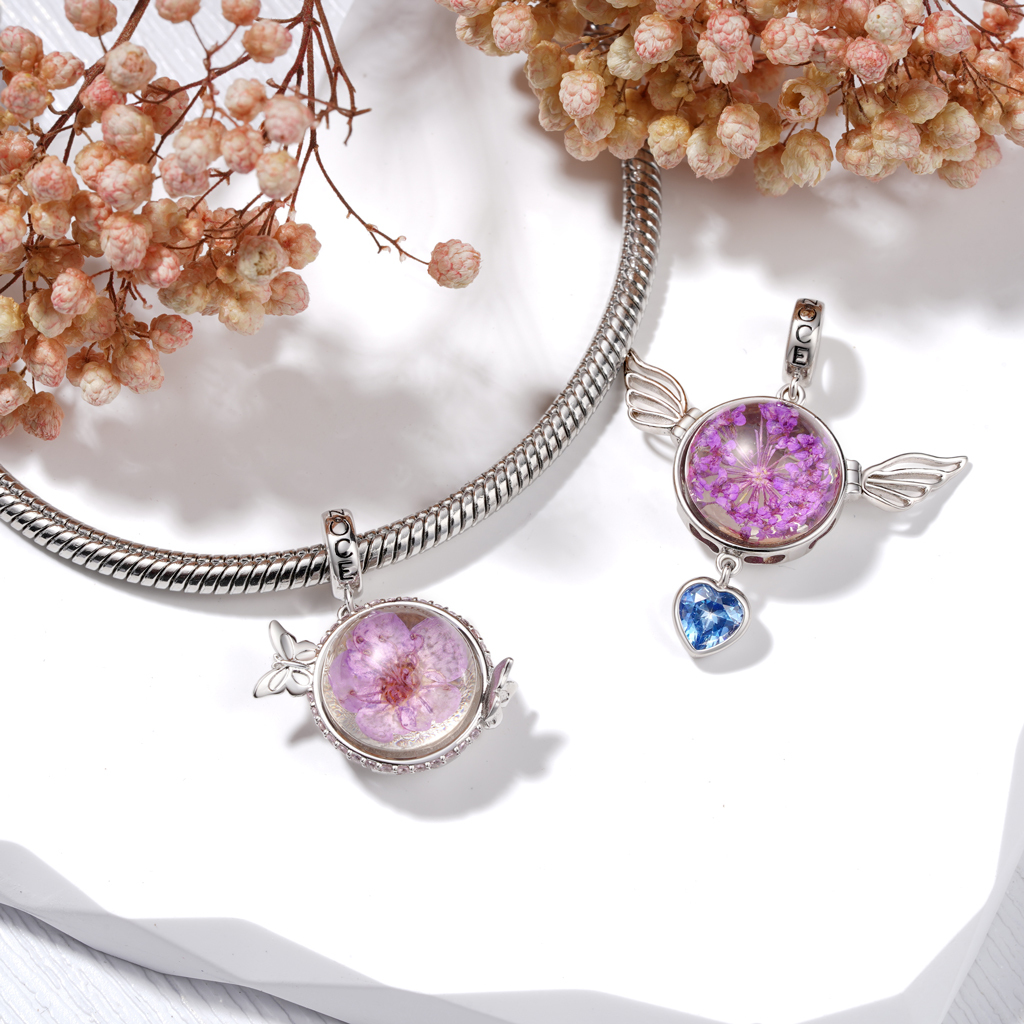 Preserved Flower Wings Pendant image number 3