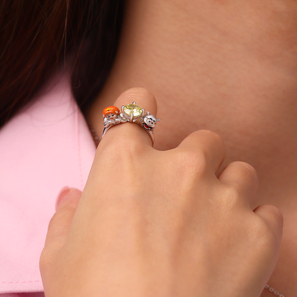 Shrek and Fiona Diamond Ring image number 3