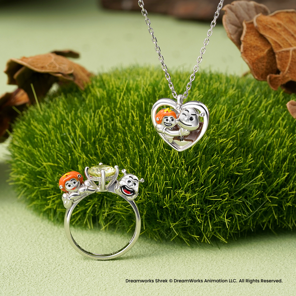 Shrek & Fiona Heart Necklace image number 3