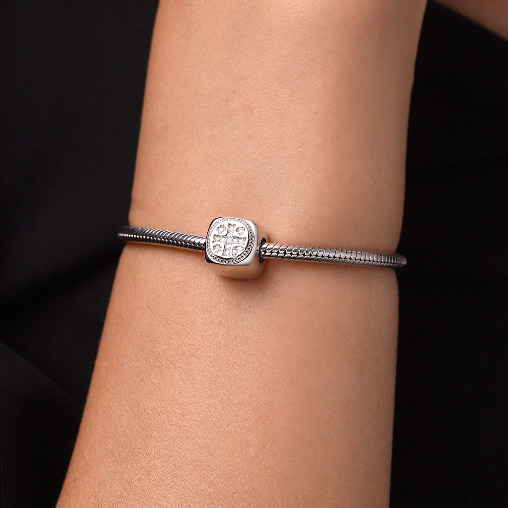 Shiny Cross Square Charm image number 4