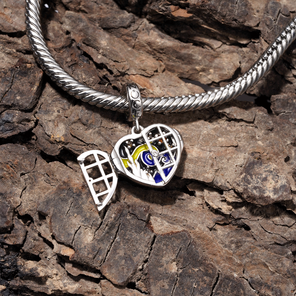 Heart Window Galaxy Pendant image number 4