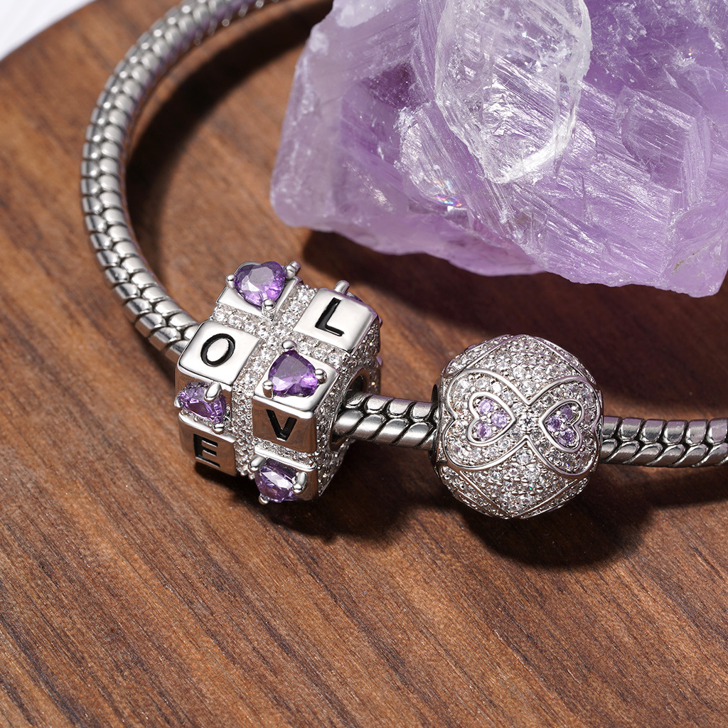 Favours Of Love Dice Charm image number 3