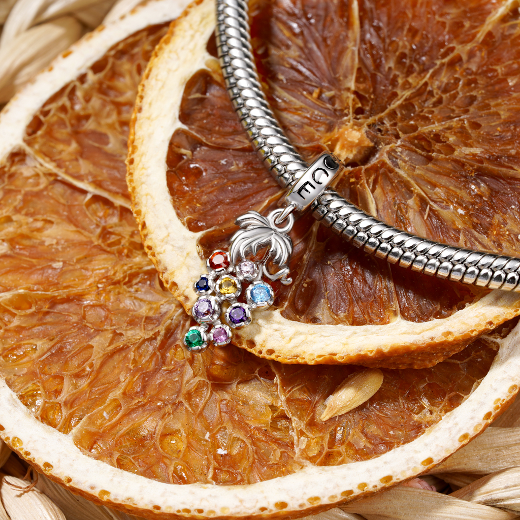 Bunch of Grapes Pendant image number 3