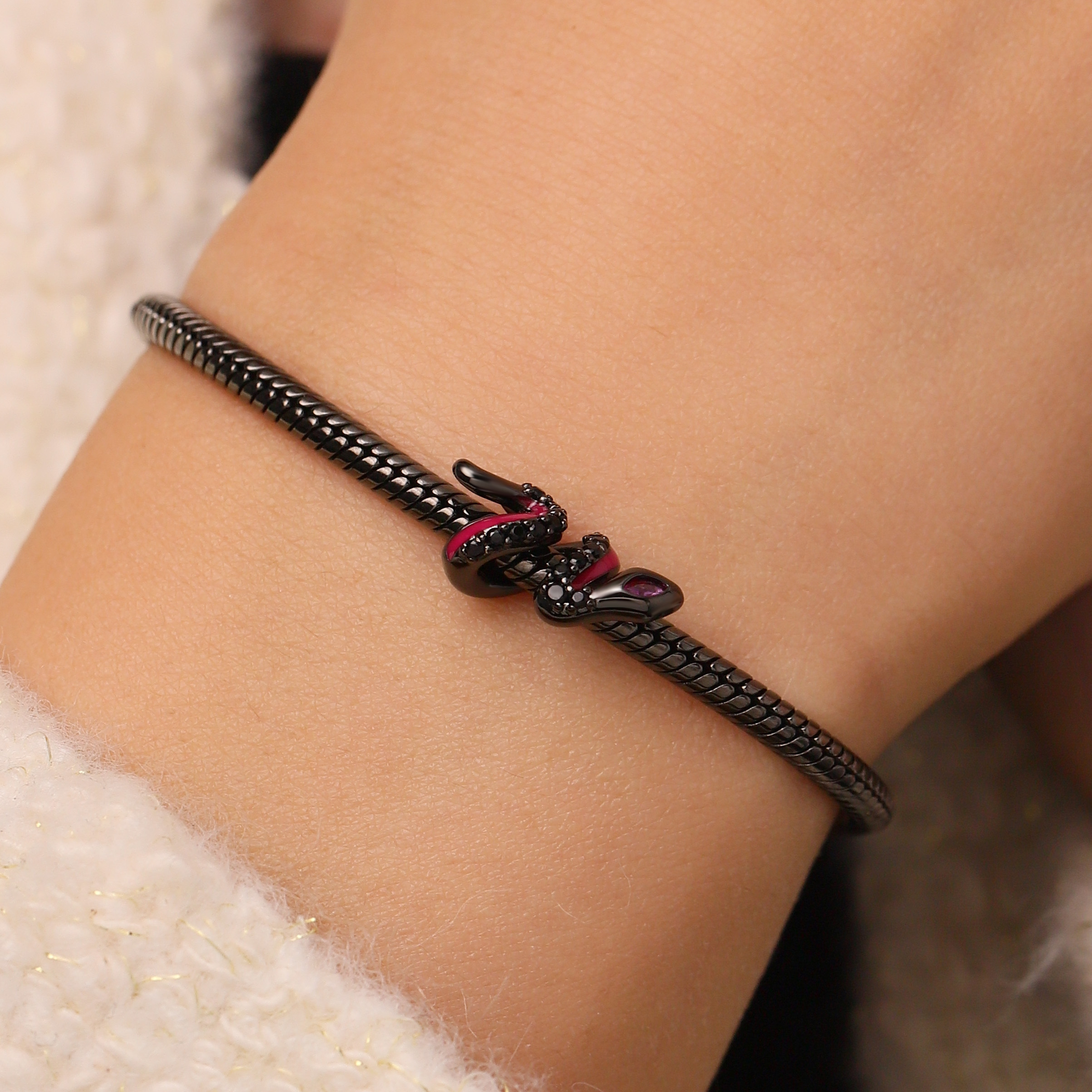 Luminous Black Snake Charm image number 6
